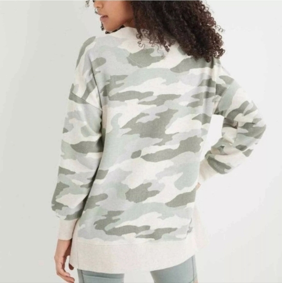 Aerie Good Vibes Oversized Green Camo Side Slit crewneck sweatshirt size XS - Picture 2 of 12